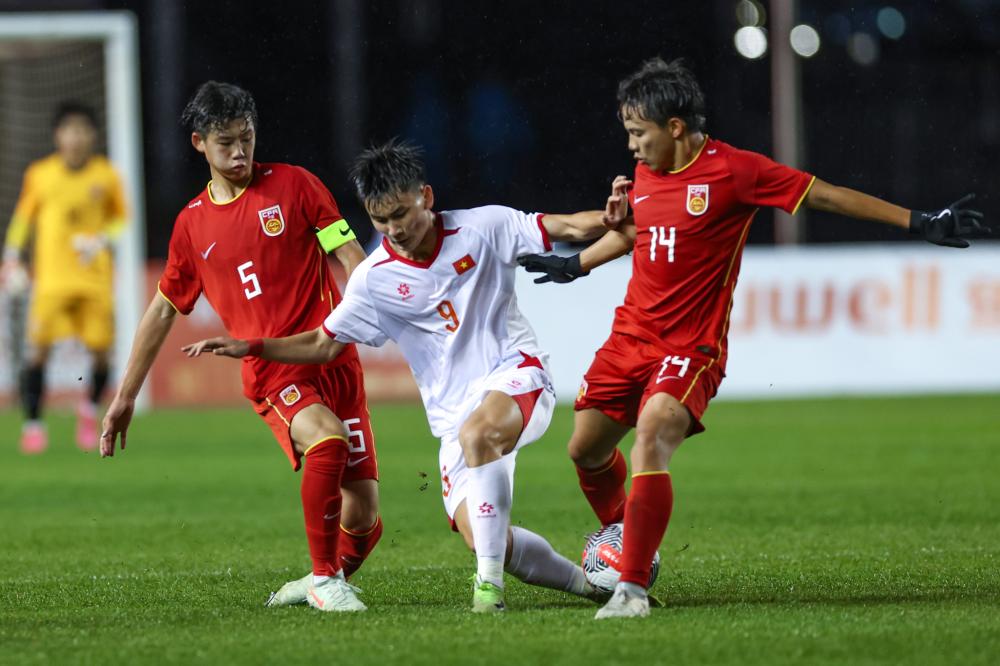 埃弗顿球员手球未被判点球，桑德兰球迷愤怒